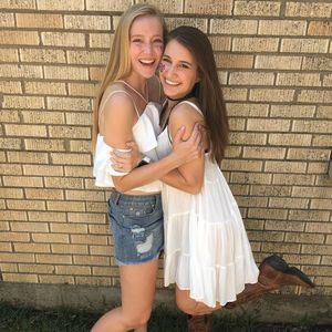 Meet your Posher, Casey